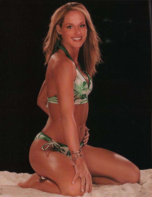 WWF Divas Magazine 02/2005 Christy Hemme Carmella Joy Michelle Maria Amy Fine - Image 3